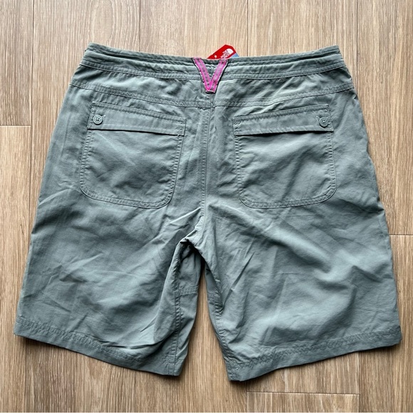 The North Face Shorts Women 10 Gray Horizon II Pocket New - Picture 4 of 5
